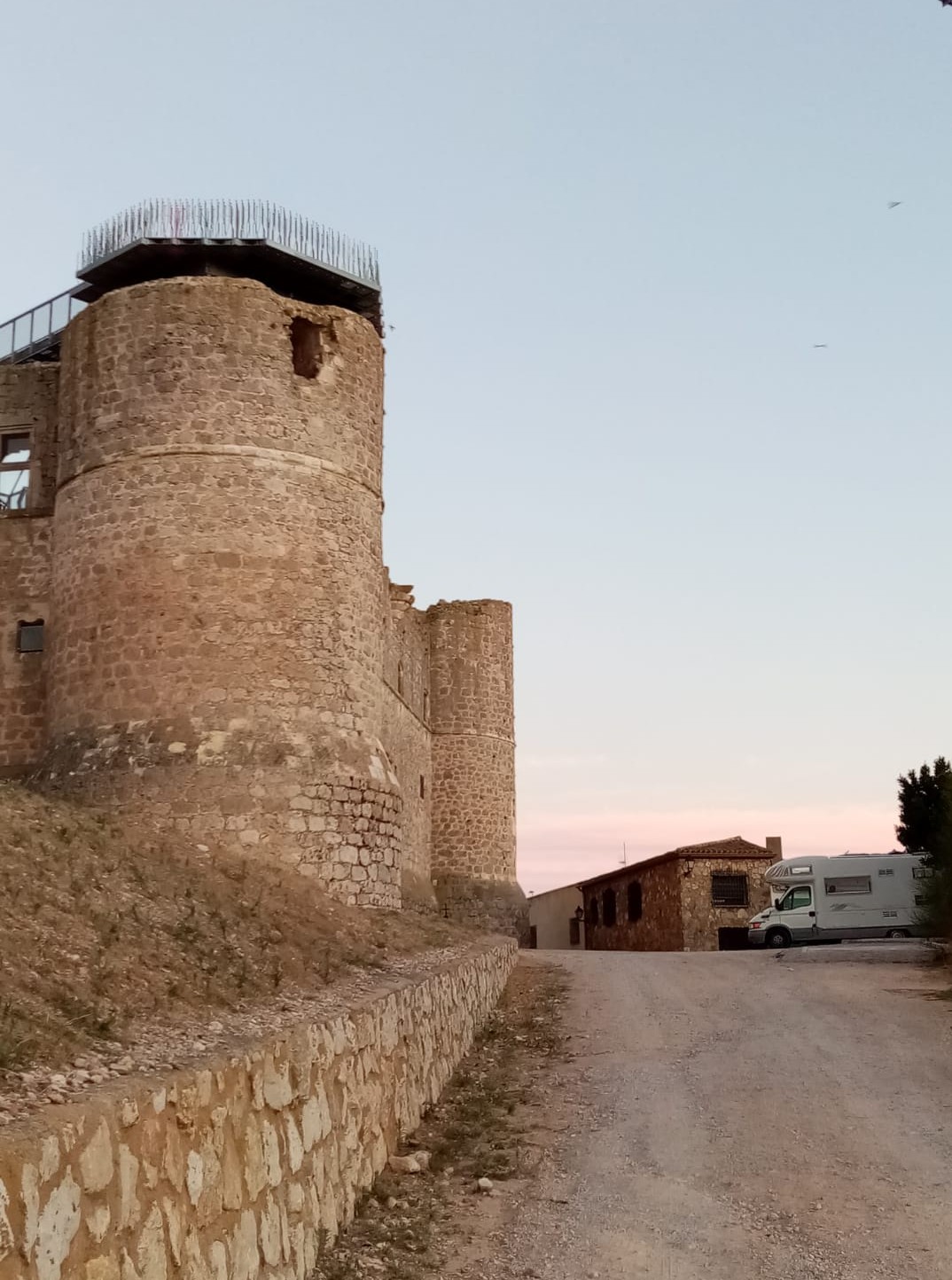 Castillo_Garcimuñoz.jpg